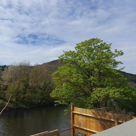 Ty Taf 2 Bed Cottage With Deck & Easy Transport Links Cardiff Bagian luar foto